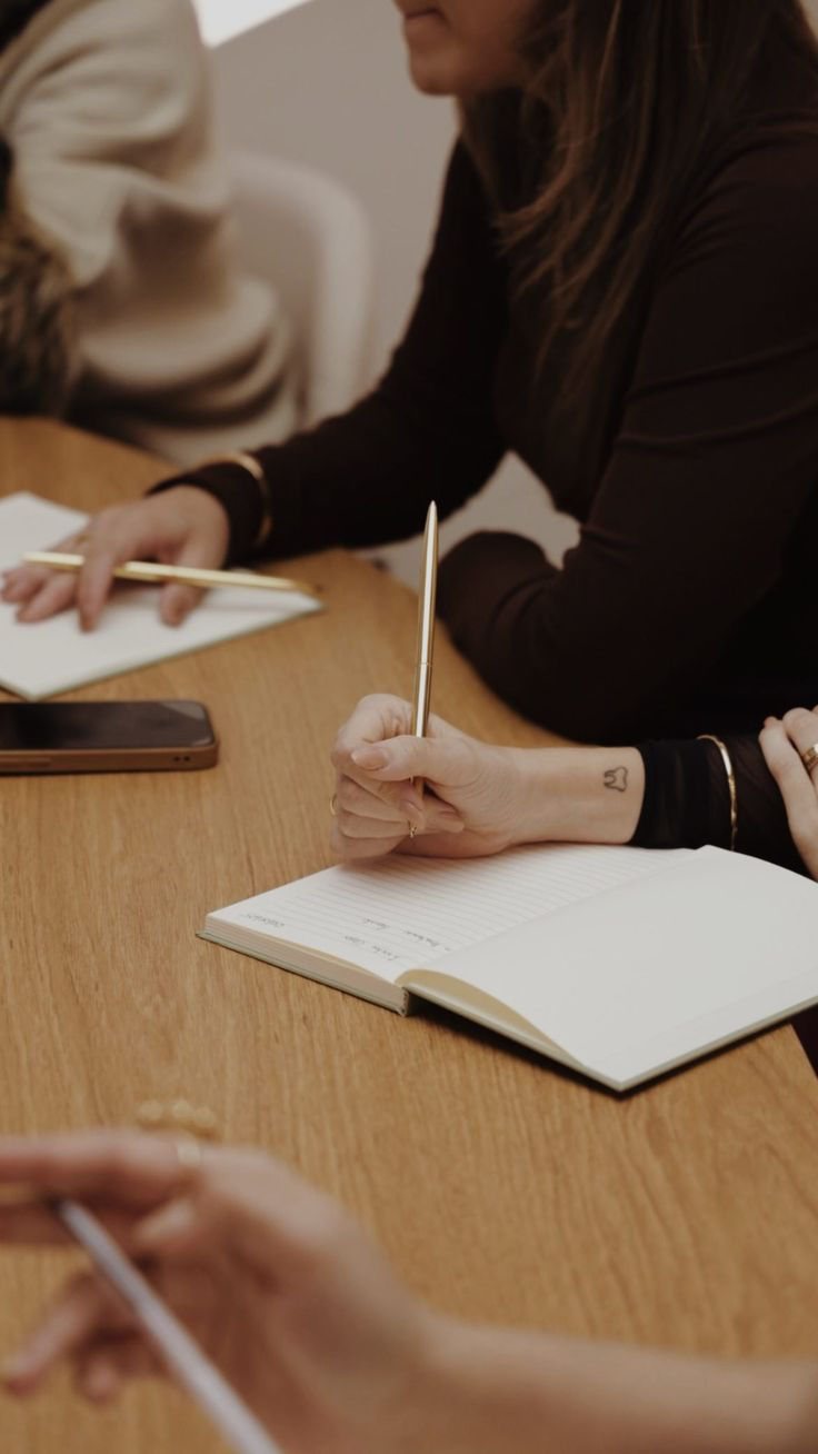 Formation et prise de notes autour d’une table